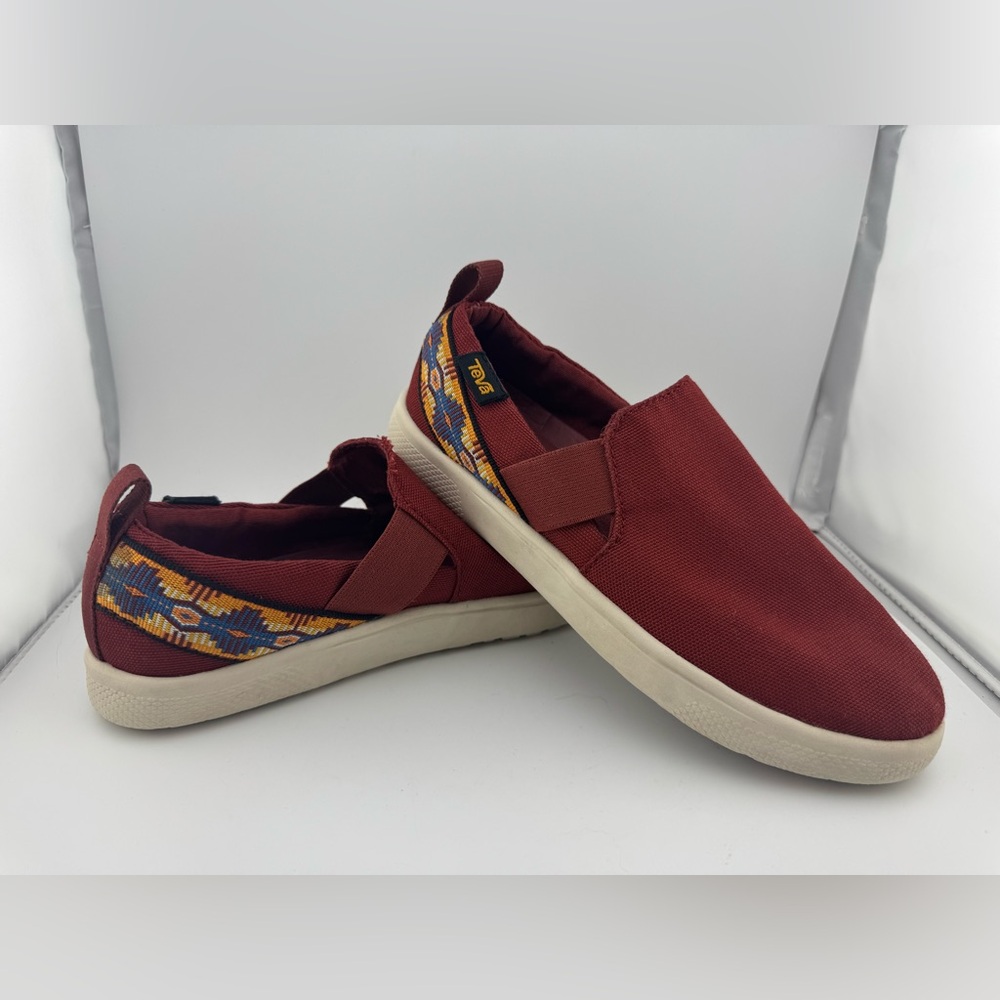 Teva Mush Slip On Sneakers Burgundy Canvas Geometric Embroidery Excellent Casual